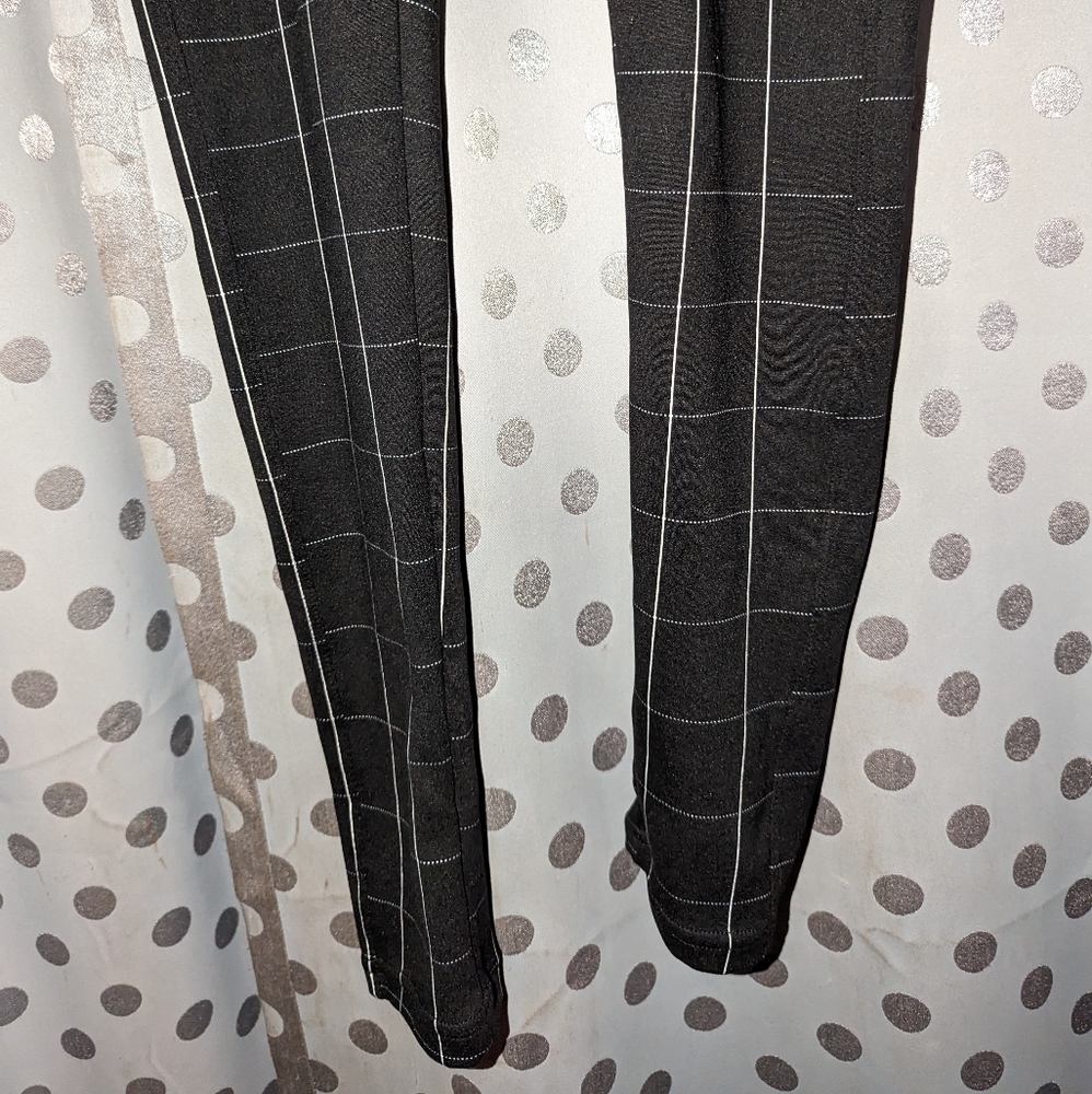 SWS ESSENTIALS Zipper Pocket Legging Small NWT - Picture 4 of 14